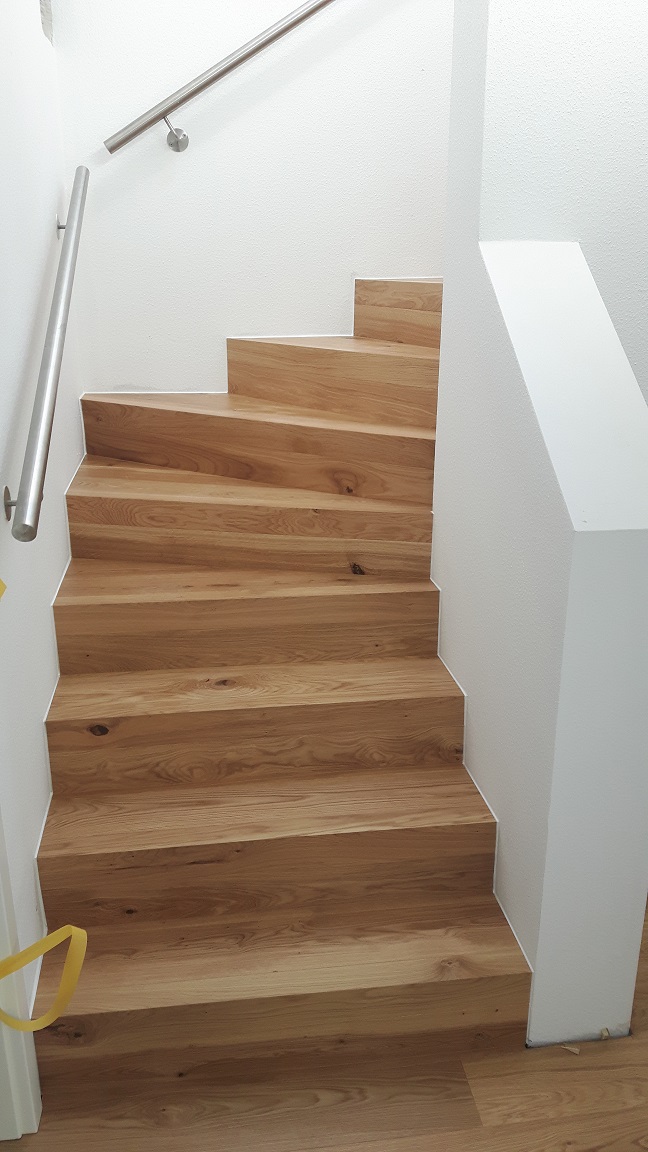 Mehrfamilienhaus Grossheppach Treppe